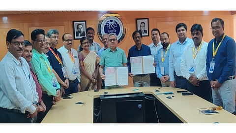 Alt="OMC signs MoU with AMD to explore critical minerals in Odisha"