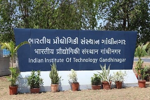 VMKS to support two female students of IIT-Gandhinagar