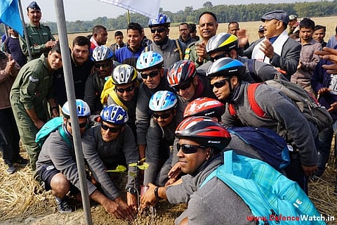 Cycle Expedition to commemorate 1977-crash culminates at Palam station