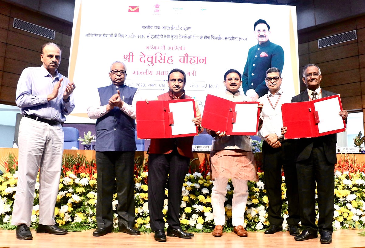 India Post inks MoU with CAIT for operationalisation of Bharat EMart portal