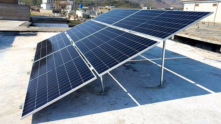 Curated visual reference: Picture Idea: Mnre Opens One Month Window For Rooftop Solar Projects Installed