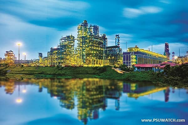 BPCL dispatches 1st consignment of Acrylic Acid from its petrochemical ...