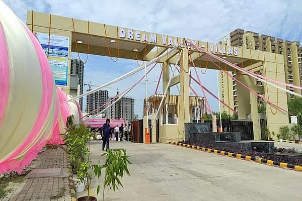 NBCC hands over possession letters to around 171 Amrapali home buyers