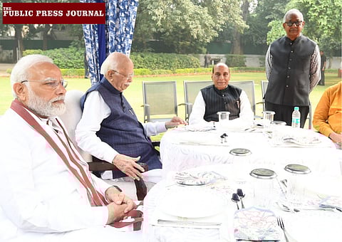 प्रधानमंत्री श्री लालकृष्ण आडवाणी से मिले, उन्हें जन्मदिन की बधाई दी