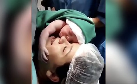 The child hugged the mother as soon as it came out of the womb, social media users got emotional after watching the video