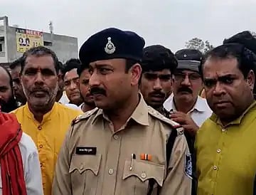 मुस्लिम युवक के शादी और धर्म परिवर्तन के दवाब में युवती ने किया सुसाइड 
