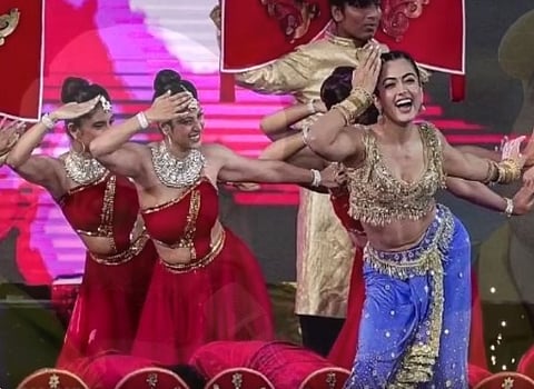 IPL : रश्मिकाने खिळवला आयपीएलचा बार