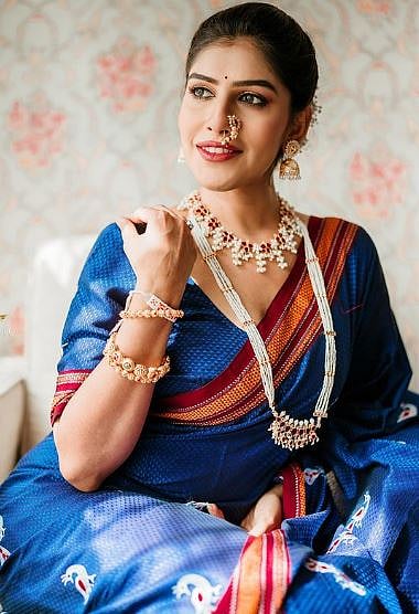 शब्दांत न बसणारं तुझं सौंदर्यं; मीराचा राजेशाही थाट