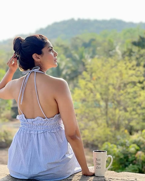 हिरवा निसर्ग हा भोवतीने...'विथ पूजाची कॉफी'