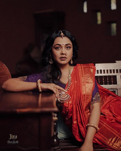 Prarthana Behere : गुलाबाच्या कळींचा मराठी साजशृंगार अन् हॉटनेस...