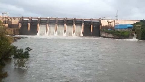 वीर धरण : नीरा नदीत पाण्याचा विसर्ग वाढवला, २१ हजार क्युसेक्सने विसर्ग