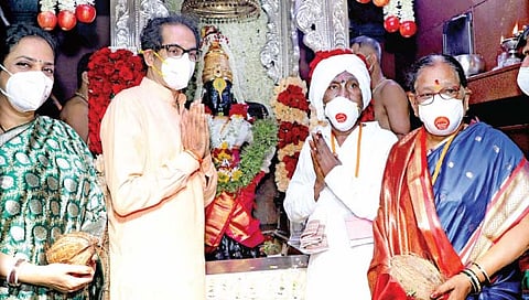 उद्धव ठाकरे यांची प्रार्थना : कोरोना हटव, भक्तिसागर पुन्हा फुलू दे