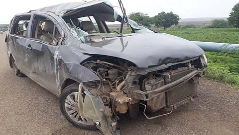 मुंबई- आग्रा महामार्गावर अपघातात तीन तरूण ठार
