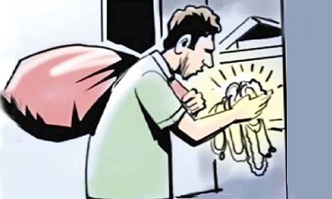 मुंबई : १ कोटीचे सोने घेऊन कारागीर पसार