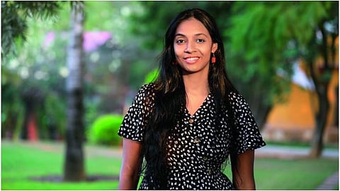 पल्लवी बर्नवाल या सेक्स एज्युकेटर आहेत.