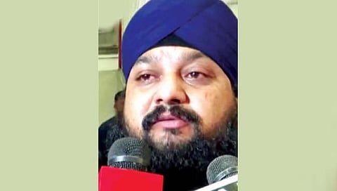 अफगाणिस्तान मधील खासदार नरेंद्रसिंह खालसा 