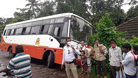 कुडाळ अपघात : कुडाळजवळ एस.टी चालकाच्या प्रसंगावधानामुळे प्रवाशांचे वाचले प्राण