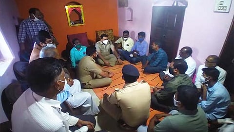 वरदच्या कुटुंबियांना जिल्हा पोलिस अधिक्षकांची भेट 