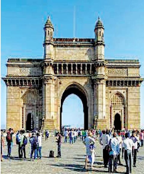 मुंबई वार्तापत्र : सत्ता मग्‍न राजा, तळमळे अवघी प्रजा!