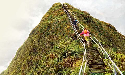 २४०० फूट उंच स्वर्गाची शिडी तोडण्याची योजना?