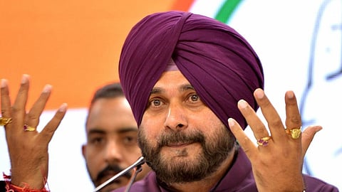 ‘सिद्धू हे दिशाहीन मिसाईल, त्यांनी मुबंईला जावे….’