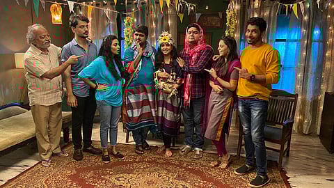 ती परत आलीये : अ‌सं डोहाळे जेवण कधी पाहिलंय का? (Video)