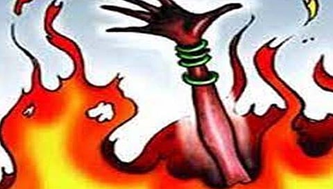 धक्कादायक… औंध येथे संपत्तीच्या वादातून सख्या बहिणीला पेटवले