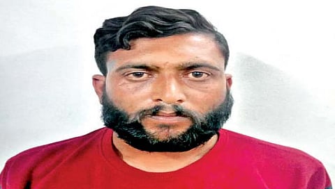 प्रेमप्रकरण : पत्नीसमोर प्रेयसीसह आईवर गोळीबार