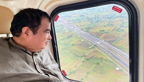 Delhi Mumbai Expressway : मुंबई-दिल्‍ली एक्स्प्रेस वेचा प्रवास 12 तासांत, महामार्गाची वैशिष्ट्ये पाहून म्हणाल जबरदस्त…