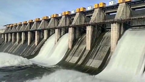 Narpar Girna project : गिरणा प्रकल्प पूर्ण क्षमतेने भरला : नदीकाठच्या गावांना सतर्कतेचा इशारा