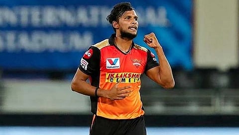 IPL 2021: हैदराबादचा स्टार गोलंदाज नटराजन कोरोना पॉझिटीव्ह 