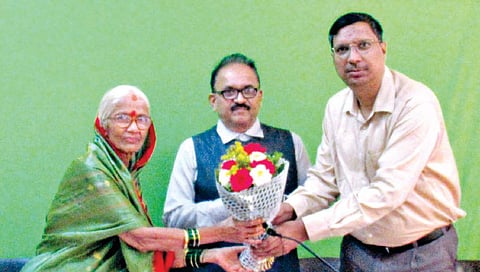 दै.‘पुढारी’ प्रयोग सोशल फाऊंडेशन व कॉमर्स कॉलेजतर्फे मार्गदर्शन सत्र