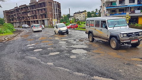 मुंबई- गोवा राष्ट्रीय महामार्ग विभागाला कोर्टाच्या आदेशानंतर आली जाग!