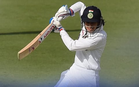 ऑस्ट्रेलिया विरुद्‍धच्‍या  डे-नाईट कसोटी सामन्‍यात स्‍मृती मंधाना हिने दमदार खेळी करत अर्धशतक झळकावले. 
