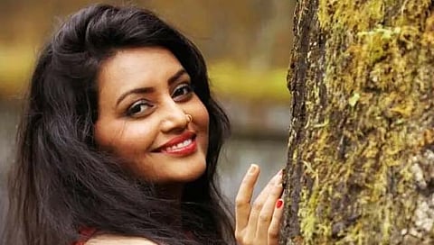 BBM : टेन्शन वाढवून ठेवलं आहे, ही बाई शहाणी नाहीये : सोनाली पाटील