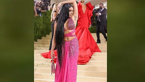 Met Gala 2021 : मॅडोनाच्या लेकीने हात उंचावून दाखवले काखेतील केस ! महिलांना दिला कडक संदेश
