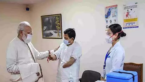 १०० कोटी नंबरचा कोरोना डोस घेणाऱ्या व्यक्तीवर पीएम मोदी नाराज