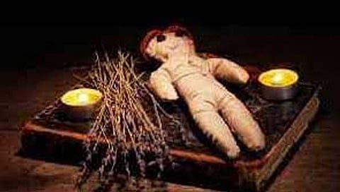 बारामती : सैतानाचा अवतार असल्याचे सांगत महिलेला नग्न करून बळी देण्याचा प्रयत्न