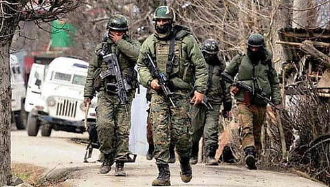 J&K : जम्मू-काश्मीरमध्ये दहशतवादी हल्ला; तिघांचा मृत्यू