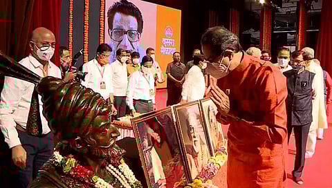 उद्धव ठाकरे : ‘धमक असेल, तर अंगावर या ईडी सीबीआयची मदत घेऊ नका’