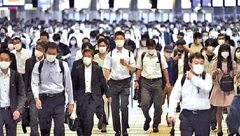 कोरोना रुग्णांची जगभरात घटत आहे संख्या