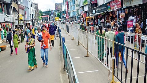 कोल्हापूर नवरात्रौत्सव :  व्यापारीच टार्गेट का?