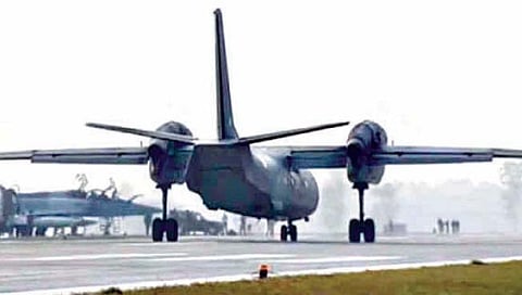 एक्स्प्रेस-वेवर : लढाऊ विमानातून मोदींसमोर भररस्त्यावर उतरले कमांडोज