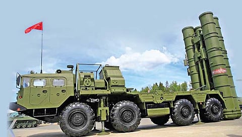 एस-400 क्षेपणास्त्र यंत्रणा भारतात दाखल हाेणार