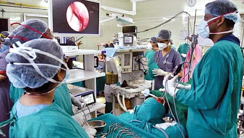 पश्‍चिम बंगाल : मुलाच्या फुफ्फुसात अकरा महिने होती शिट्टी!