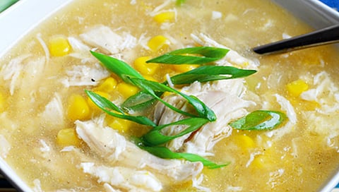 Sweet Corn Chicken Soup : ‘स्वीट-कॉर्न चिकन सूप’; घरच्या घरी करा तेही २० मिनिटांत