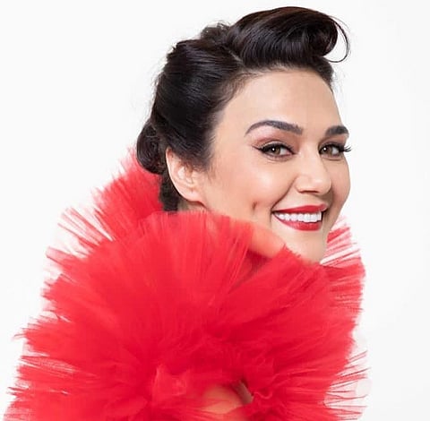 Preity Zinta : वयाच्या ४६ व्या वर्षी प्रिती झिंटा बनली जुळ्या मुलांची आई