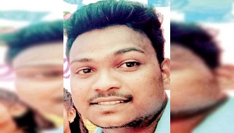 युवतीवर सुरीने हल्ला करून स्वत:ला जखमी केलेल्या युवकाचा मृत्यू