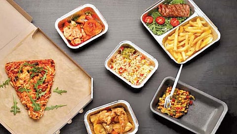 प्लास्टिक च्या भांड्यांमधील अन्‍न ठरू शकते हानिकारक