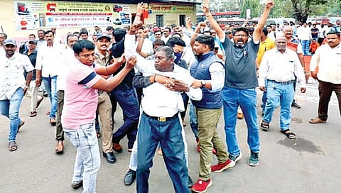 एस.टी. कर्मचारी मागण्यांवर ठाम : कोल्हापूर जिल्ह्यातून विविध ग्रामपंचायतींचा पाठिंबा